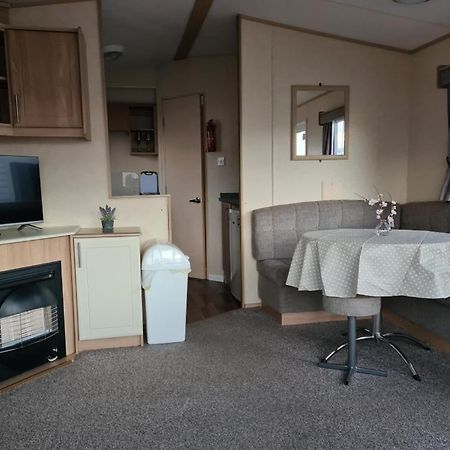 Chris'S Caravan Abergele Exterior photo
