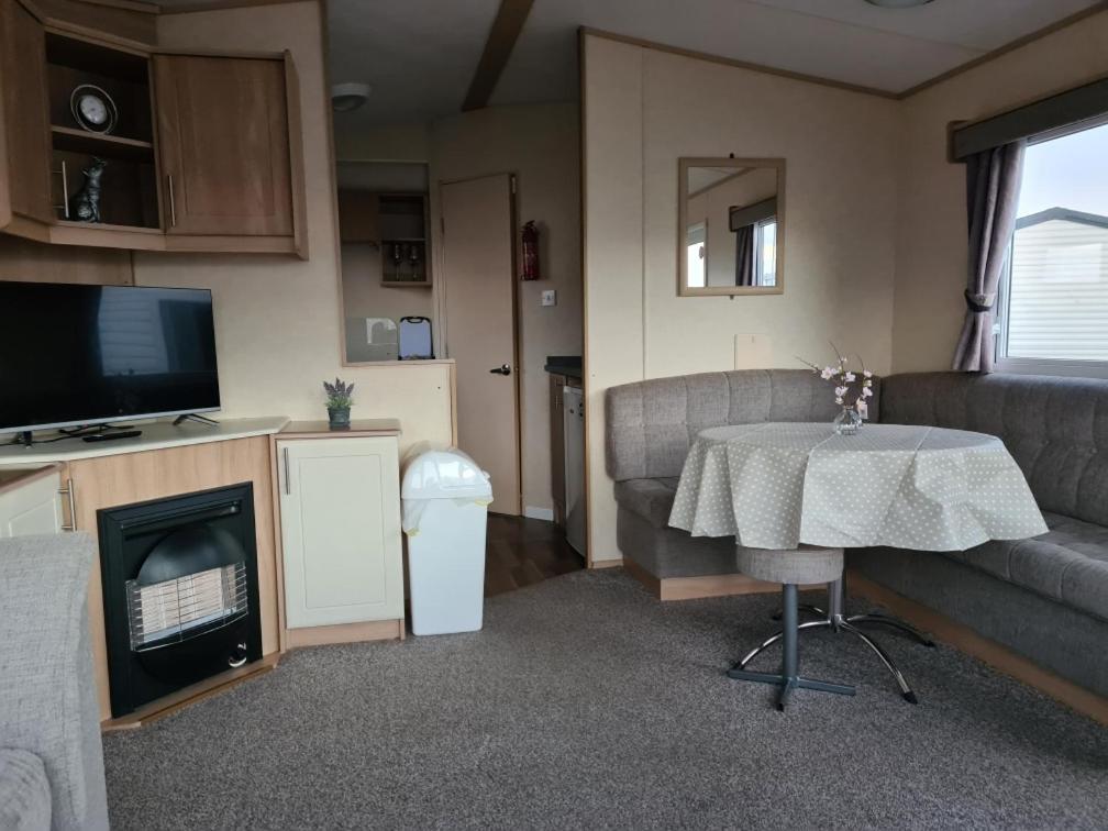 Chris'S Caravan Abergele Exterior photo